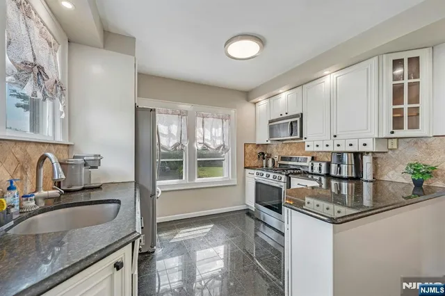 $999,000 | 232 West Midland Avenue, Paramus, NJ 07652