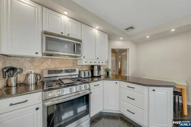 $999,000 | 232 West Midland Avenue, Paramus, NJ 07652