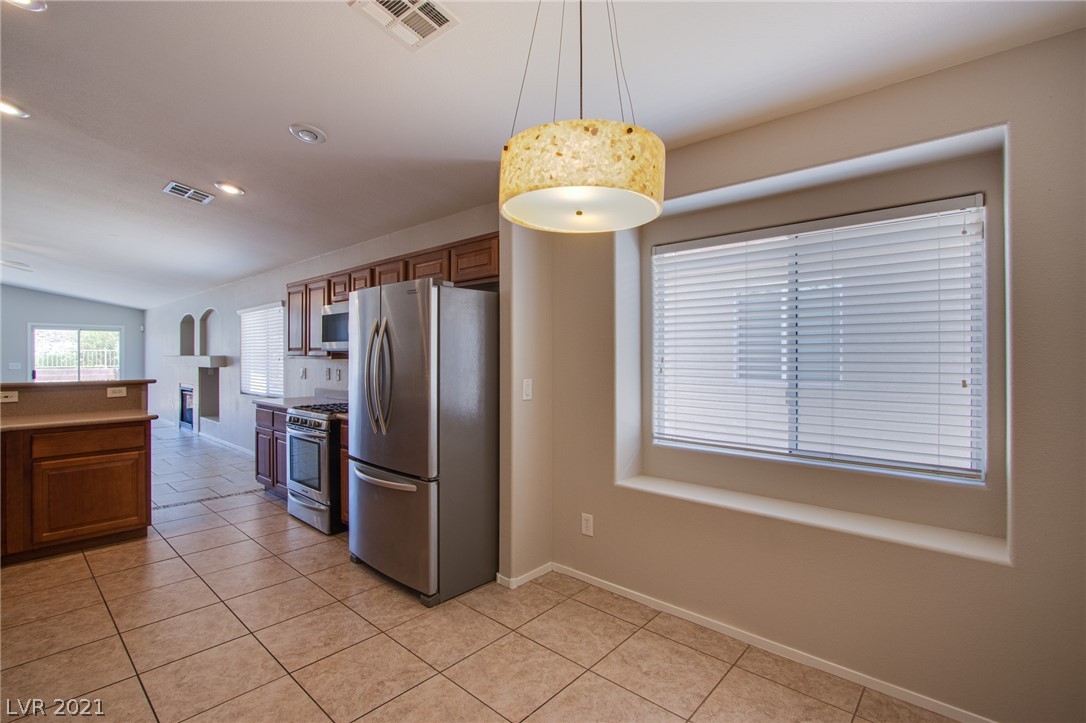 2284 Chestnut Ranch Avenue Henderson, NV 89052 - Photo 4 of 33 Gallery Image 4