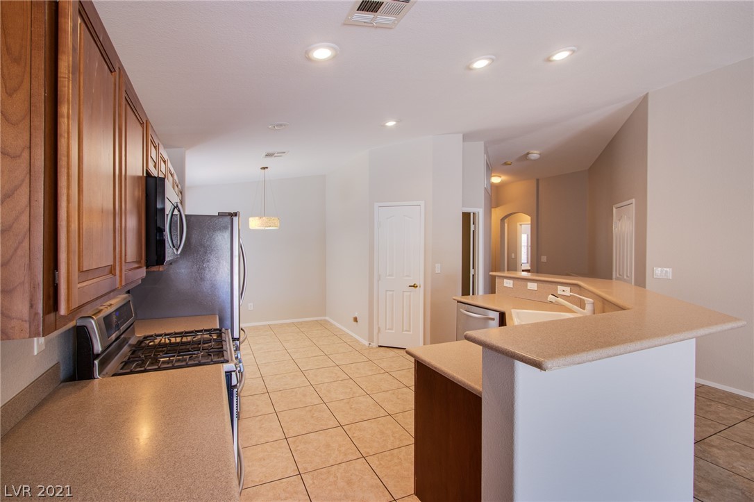2284 Chestnut Ranch Avenue Henderson, NV 89052 - Photo 9 of 33 Gallery Image 9