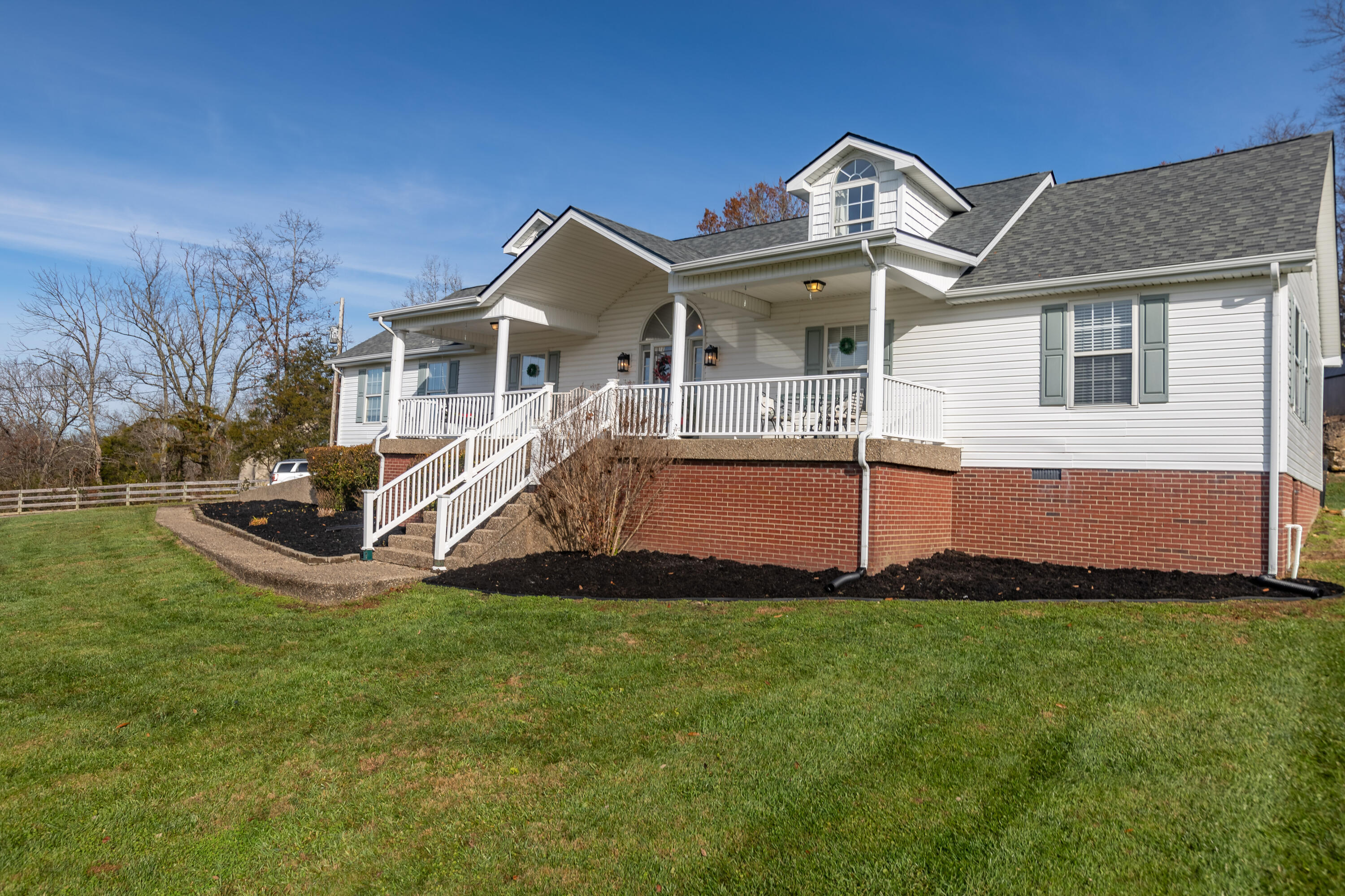 2542 Paint Lick Road Paint Lick, KY 40461 - Photo 4 of 37 4