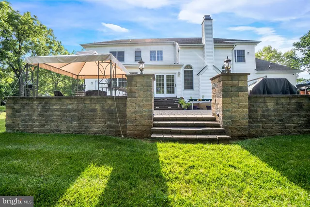 $880,000 | 4178 Rexford Drive, Bethlehem, PA 18020