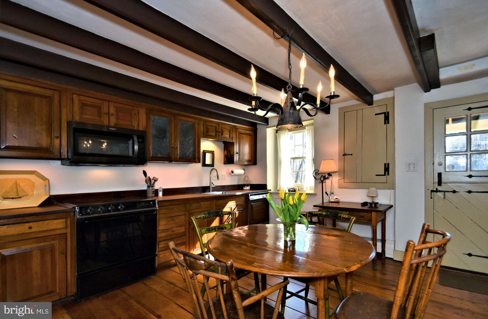 554 Mud Road Newtown, PA 18940 - Photo 10 of 46 Eat-in Kitchen