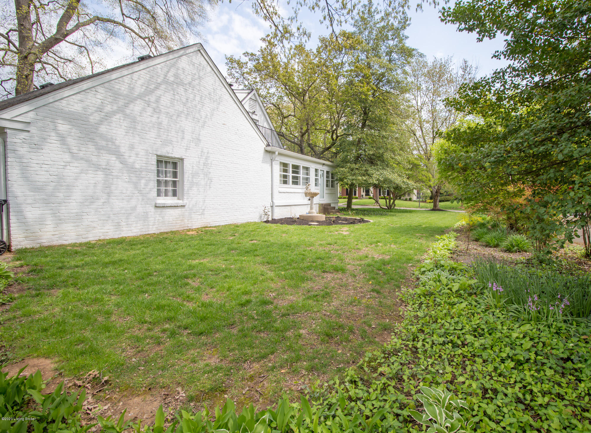 708 Braeview Road Louisville, KY 40206 - Photo 38 of 42 ext backyard (6 of 8)