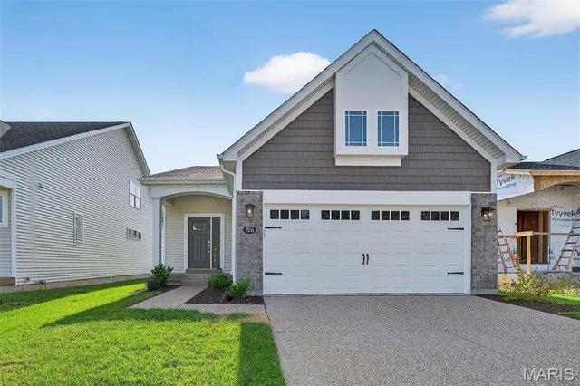 $459,900 | 706 Barnwood Hill Drive, Wentzville, MO 63385