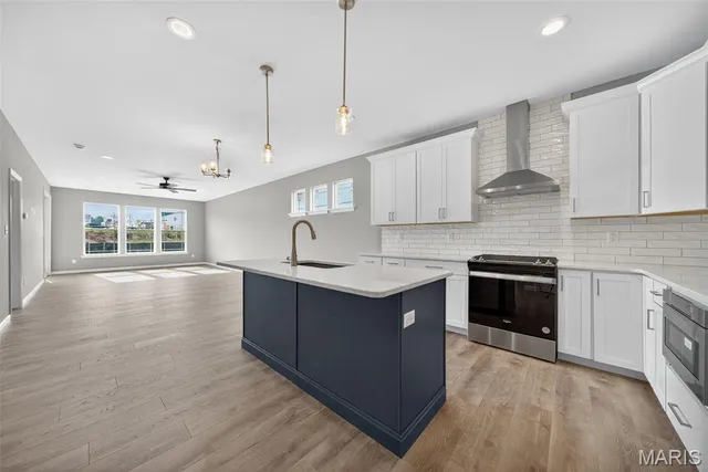 $459,900 | 706 Barnwood Hill Drive, Wentzville, MO 63385