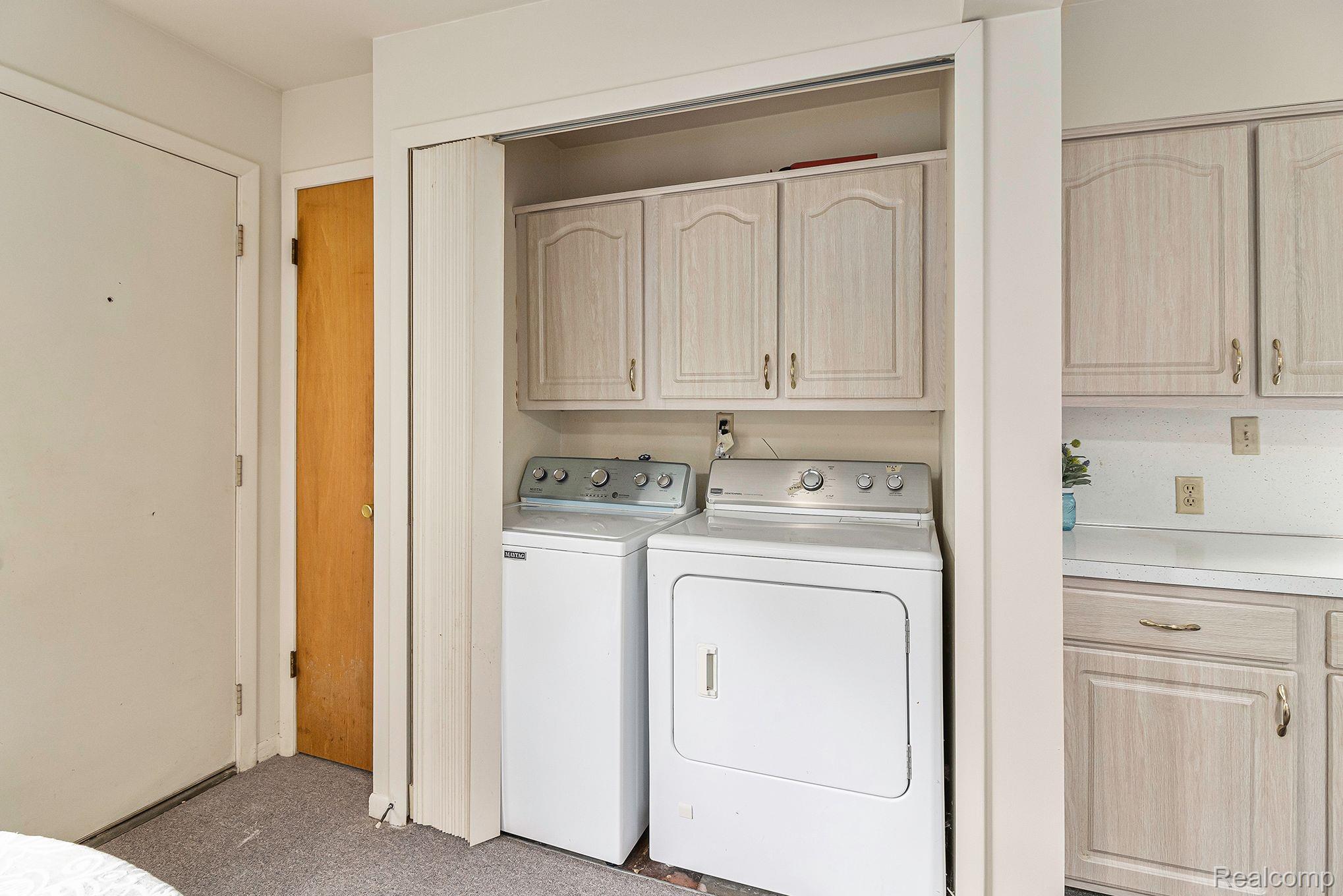 7111 East Carpenter Road Davison, MI 48423 - Photo 13 of 21 First floor laundry, appliances inclu