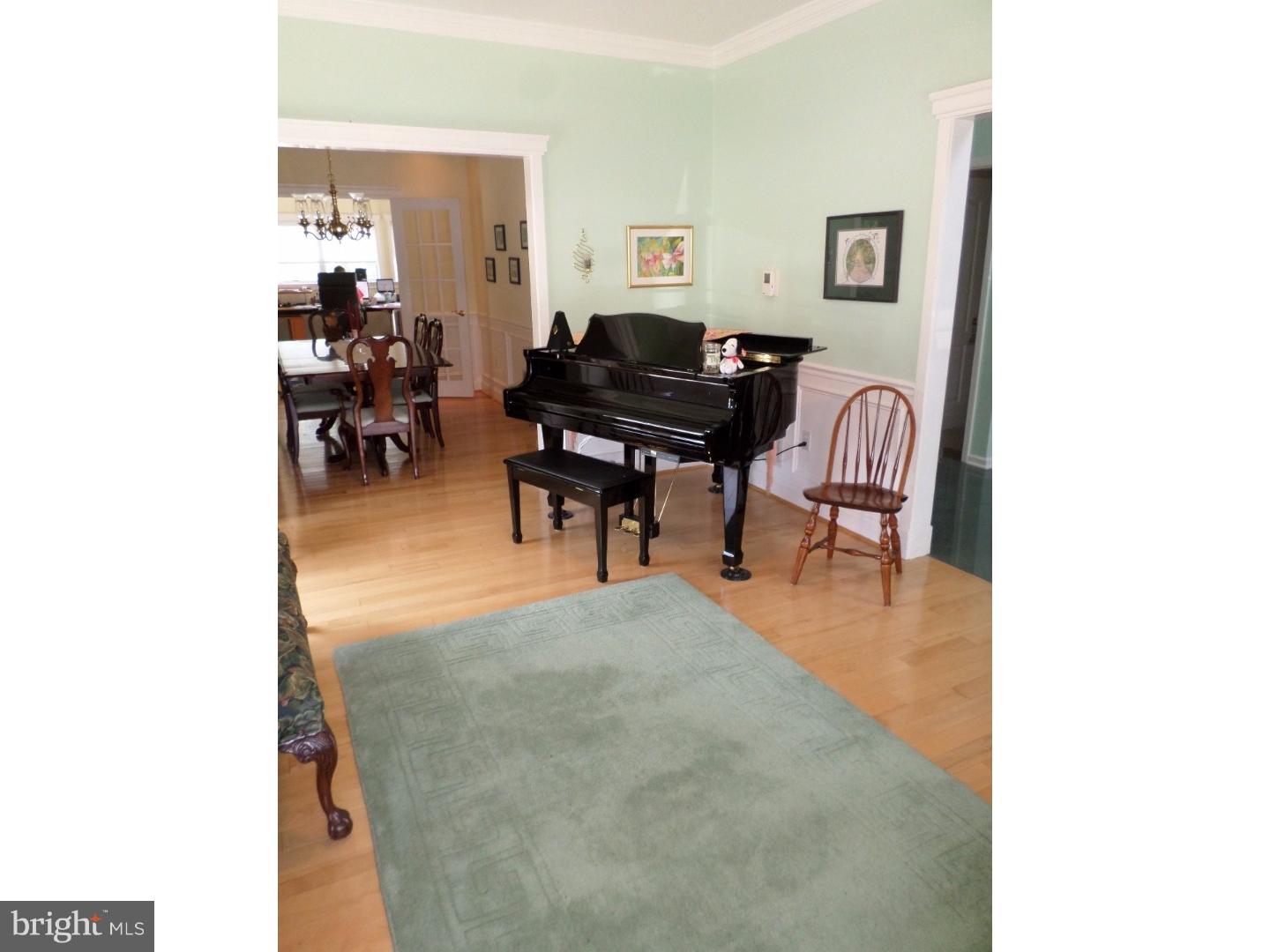 635 Amosland Road Morton, PA 19070 - Photo 5 of 25 Living Room