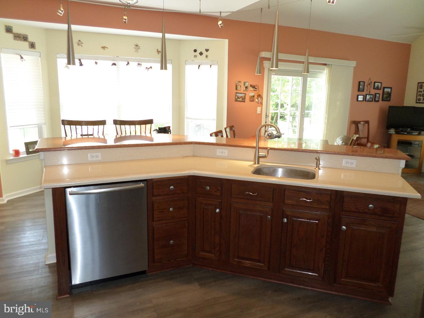 635 Amosland Road Morton, PA 19070 - Photo 9 of 25 Kitchen