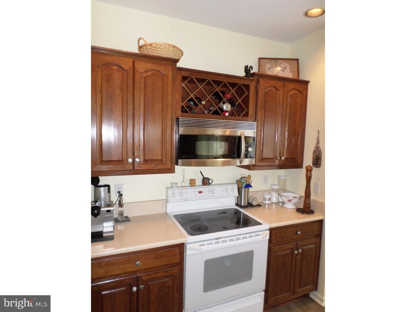 635 Amosland Road Morton, PA 19070 - Photo 10 of 25 Kitchen