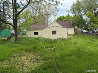 3992 Dallas Avenue Warren, MI 48091 - Photo 2 of 17