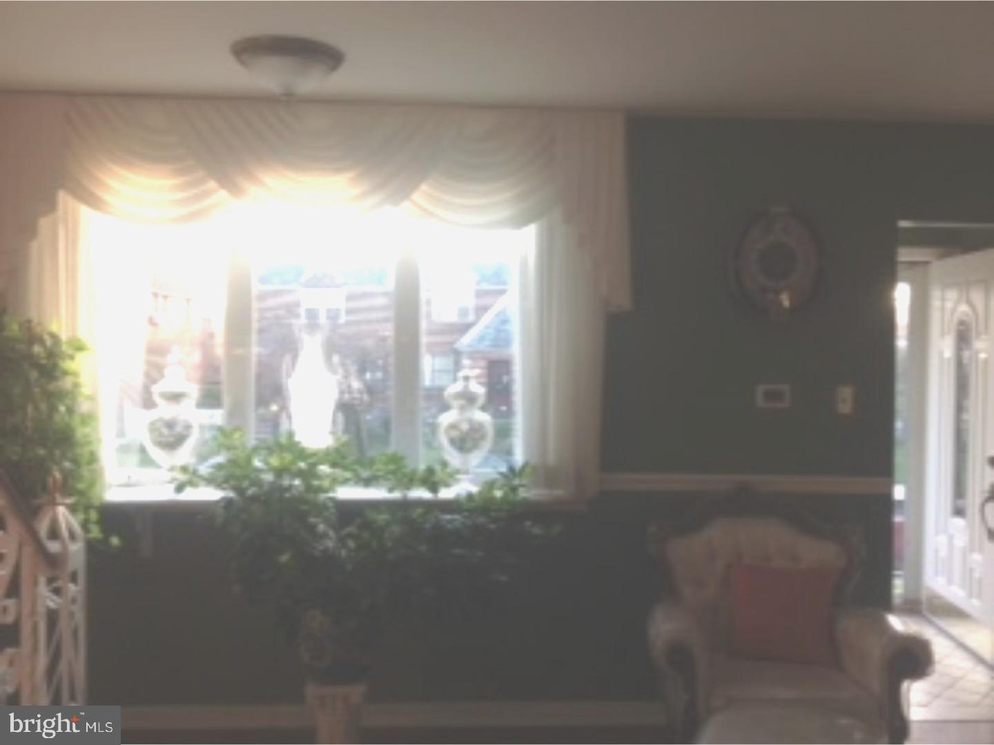 8539 Temple Road Philadelphia, PA 19150 - Photo 6 of 25 Living Room