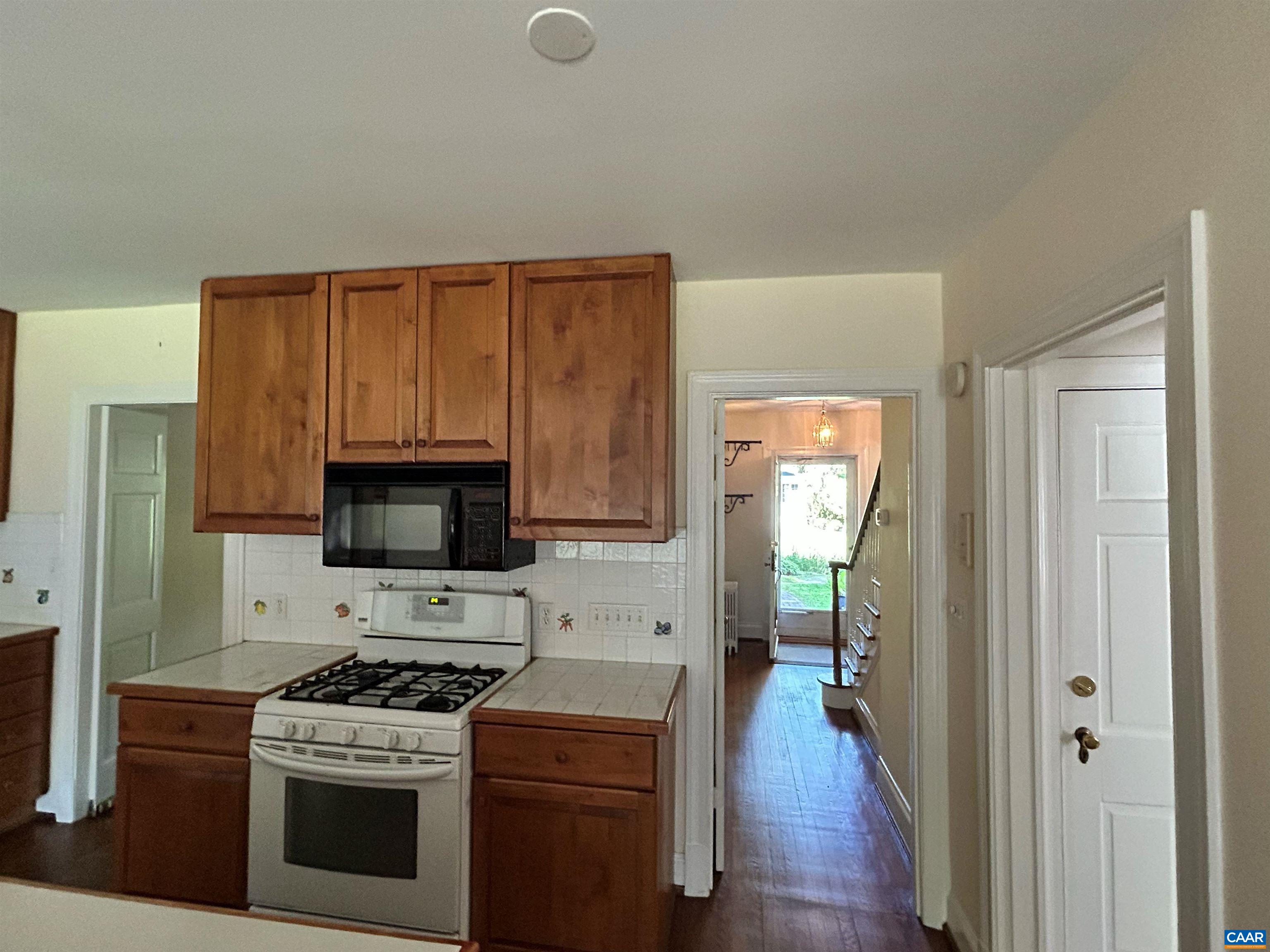1618 Oxford Road Charlottesville, VA 22903 - Photo 12 of 36 Kitchen
