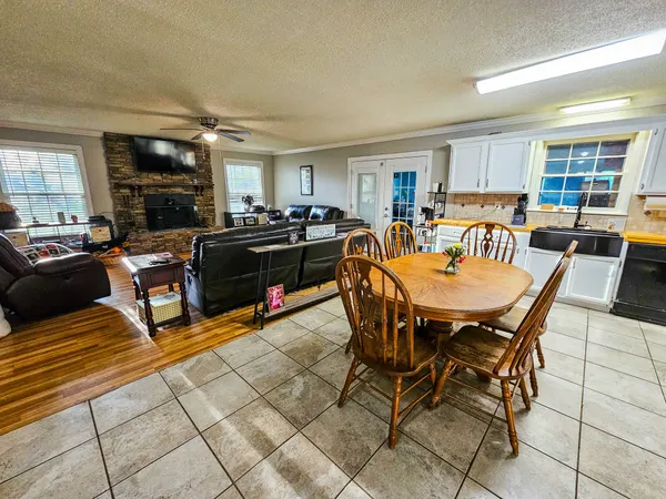 $305,000 | 206 Hilltop Drive, Shelbyville, TN 37160