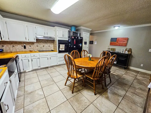 $305,000 | 206 Hilltop Drive, Shelbyville, TN 37160