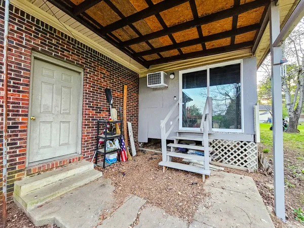 $305,000 | 206 Hilltop Drive, Shelbyville, TN 37160