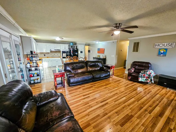 $305,000 | 206 Hilltop Drive, Shelbyville, TN 37160