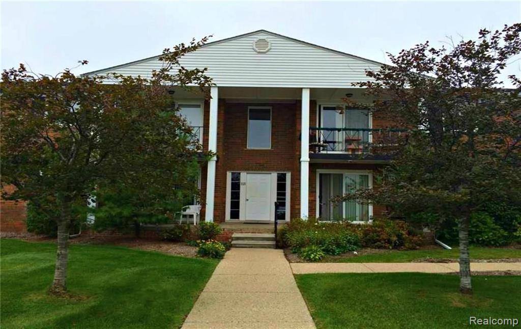 1121 Tienken Court, Unit 7 Rochester Hills, MI 48306 - Photo 1 of 8