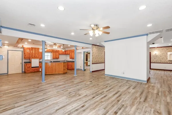 $995,000 | 7316 Pine Drive, Alvin, TX 77511
