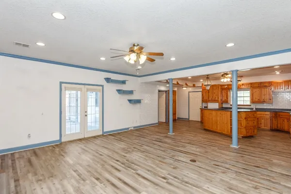 $995,000 | 7316 Pine Drive, Alvin, TX 77511