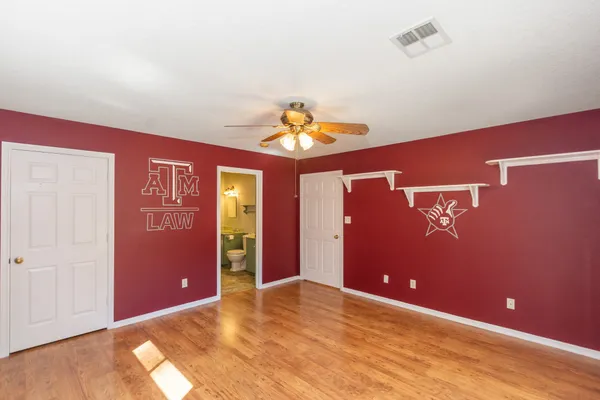 $995,000 | 7316 Pine Drive, Alvin, TX 77511