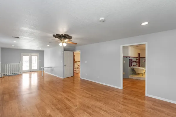 $995,000 | 7316 Pine Drive, Alvin, TX 77511