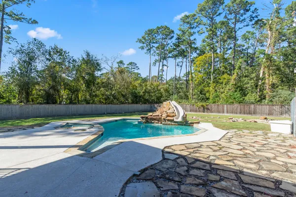 $995,000 | 7316 Pine Drive, Alvin, TX 77511