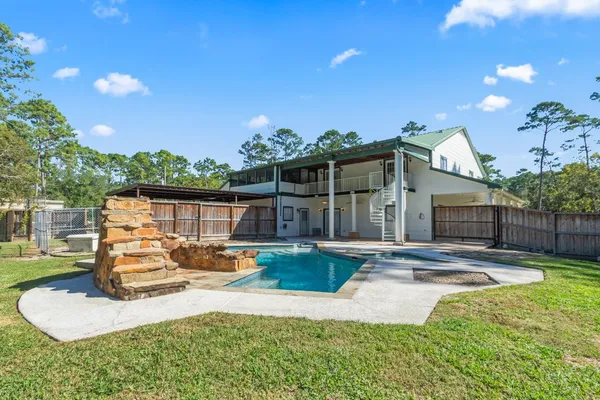$995,000 | 7316 Pine Drive, Alvin, TX 77511