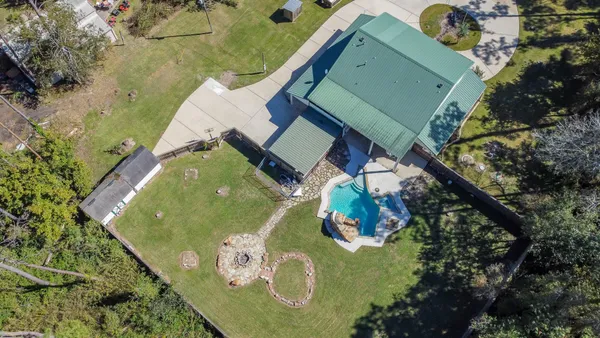 $995,000 | 7316 Pine Drive, Alvin, TX 77511