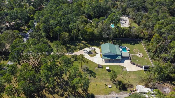 $995,000 | 7316 Pine Drive, Alvin, TX 77511