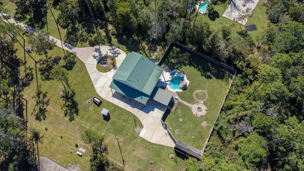 $995,000 | 7316 Pine Drive, Alvin, TX 77511