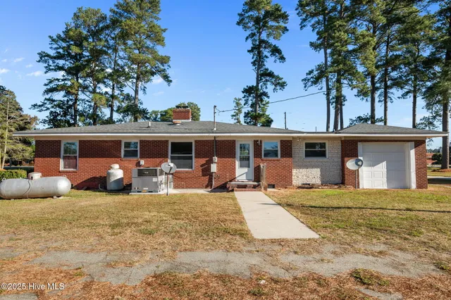 $227,500 | 9055 West Marlboro Road, Farmville, NC 27828