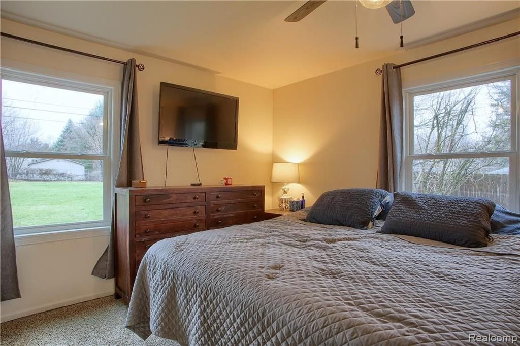 165 Texas Avenue Rochester Hills, MI 48309 - Photo 15 of 35