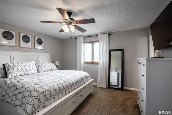 $324,900 | 2944 Delora Lane, Herrin, IL 62948