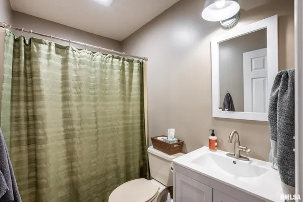 $324,900 | 2944 Delora Lane, Herrin, IL 62948