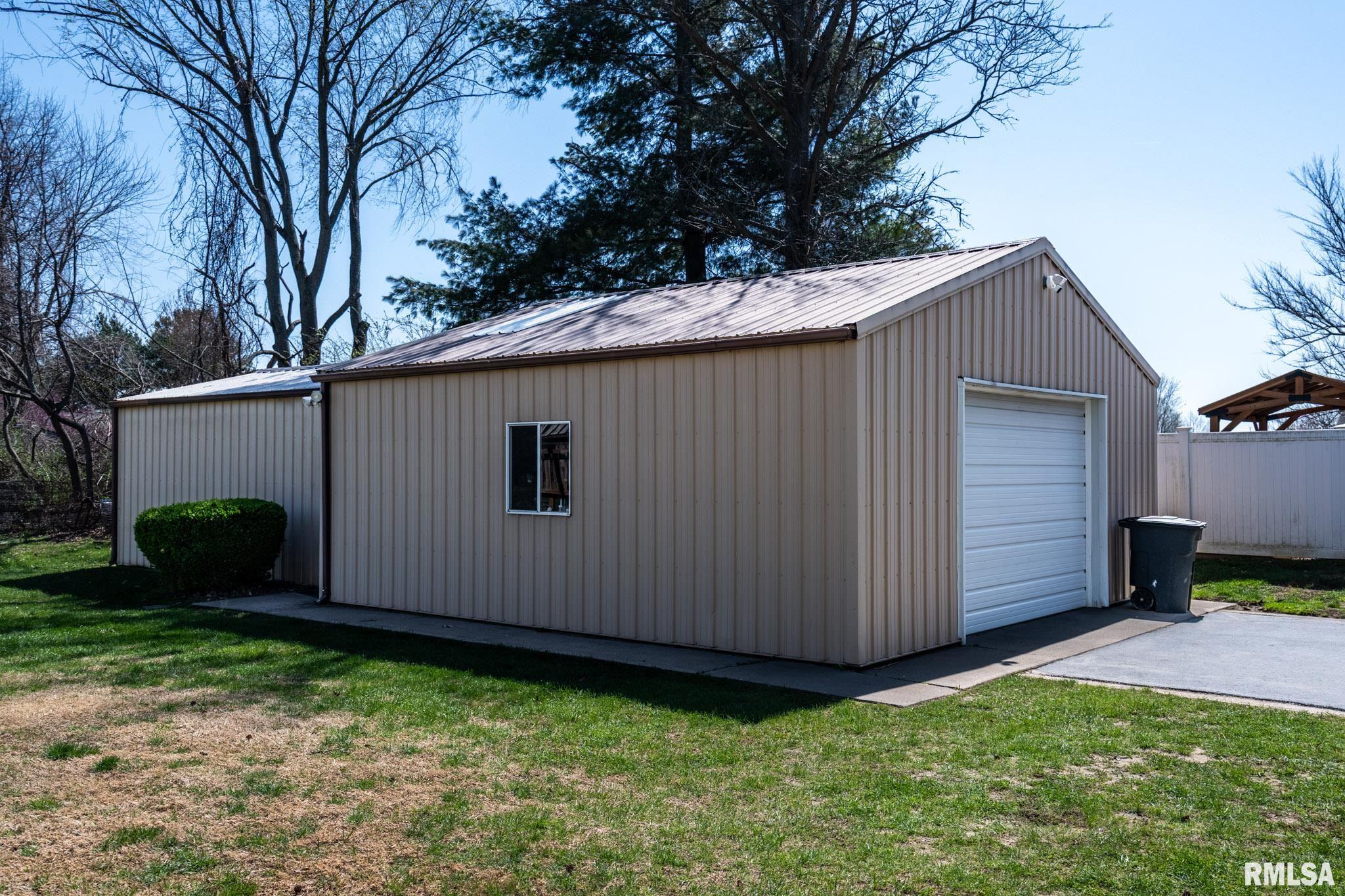 2944 Delora Lane Herrin, IL 62948 - Photo 34 of 39