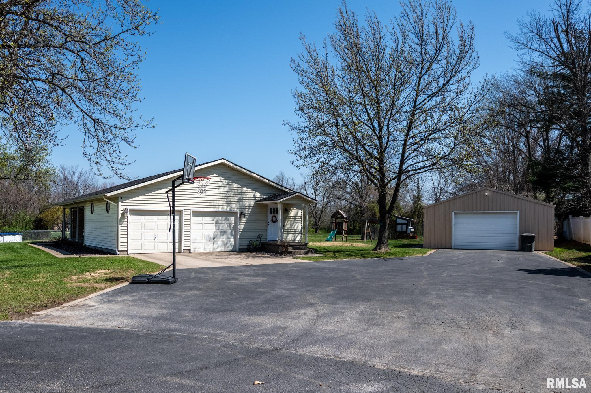 2944 Delora Lane Herrin, IL 62948 - Photo 38 of 39
