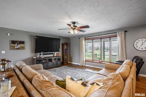 $324,900 | 2944 Delora Lane, Herrin, IL 62948