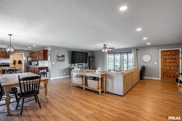 $324,900 | 2944 Delora Lane, Herrin, IL 62948