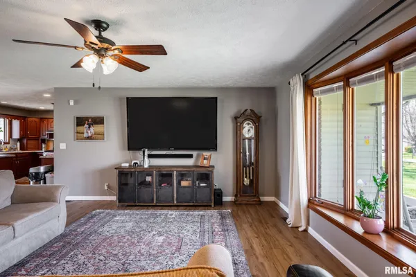 $324,900 | 2944 Delora Lane, Herrin, IL 62948