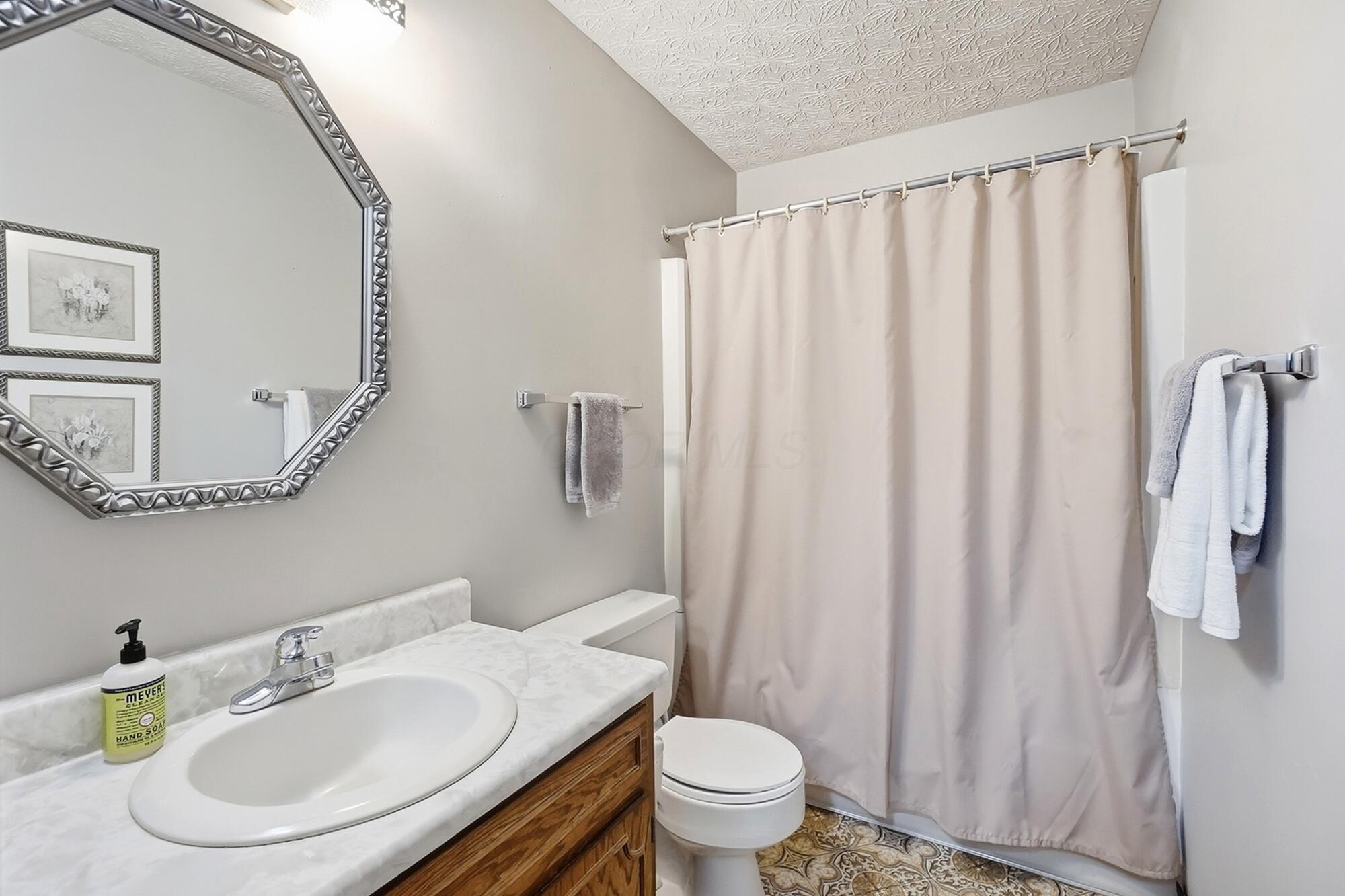 352 Timbercreek Road Reynoldsburg, OH 43068 - Photo 25 of 41 Full Bath