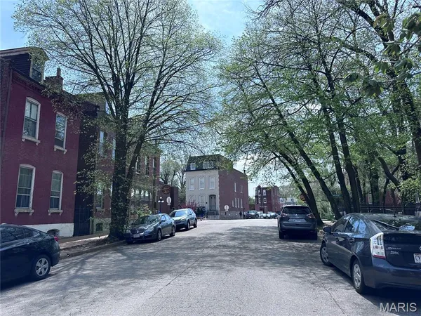 $299,900 | 2422 McNair Avenue, St. Louis, MO 63104