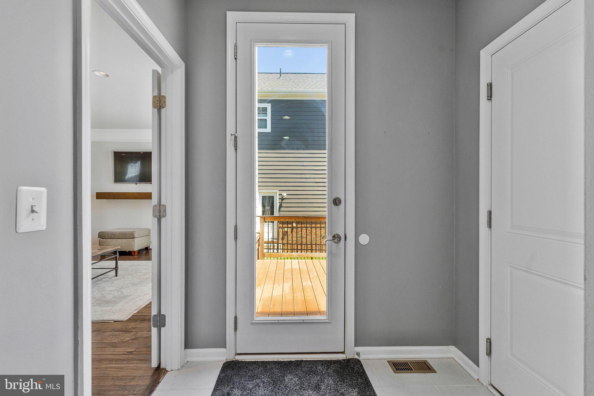 1007 Themis Street Southeast Leesburg, VA 20175 - Photo 13 of 55