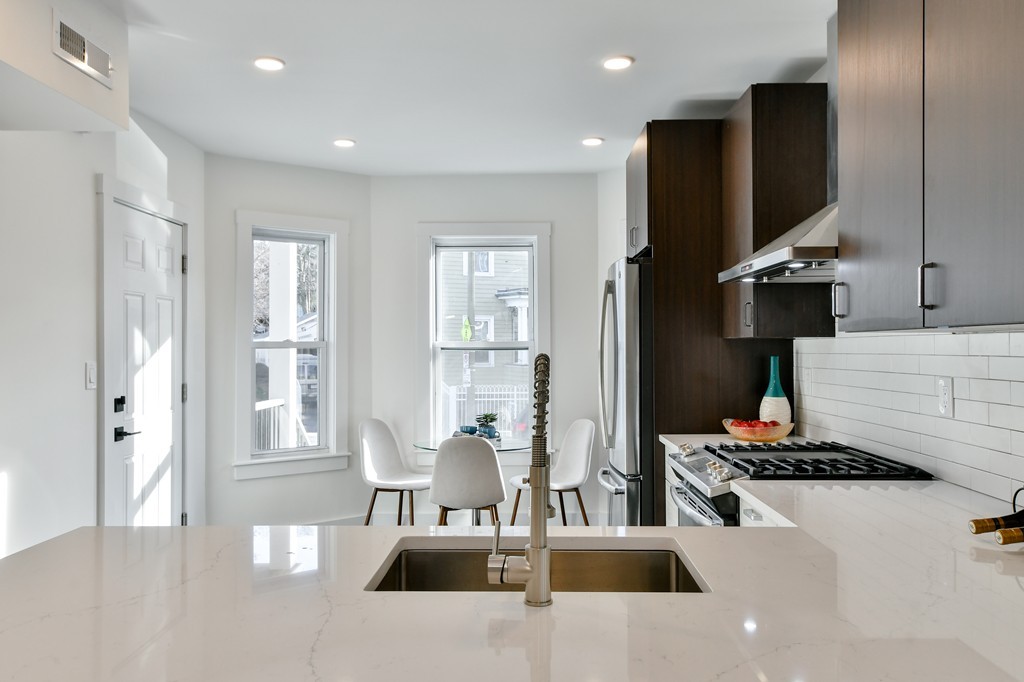 27 Armandine Street, Unit 3 Boston, MA 02124 - Photo 7 of 17