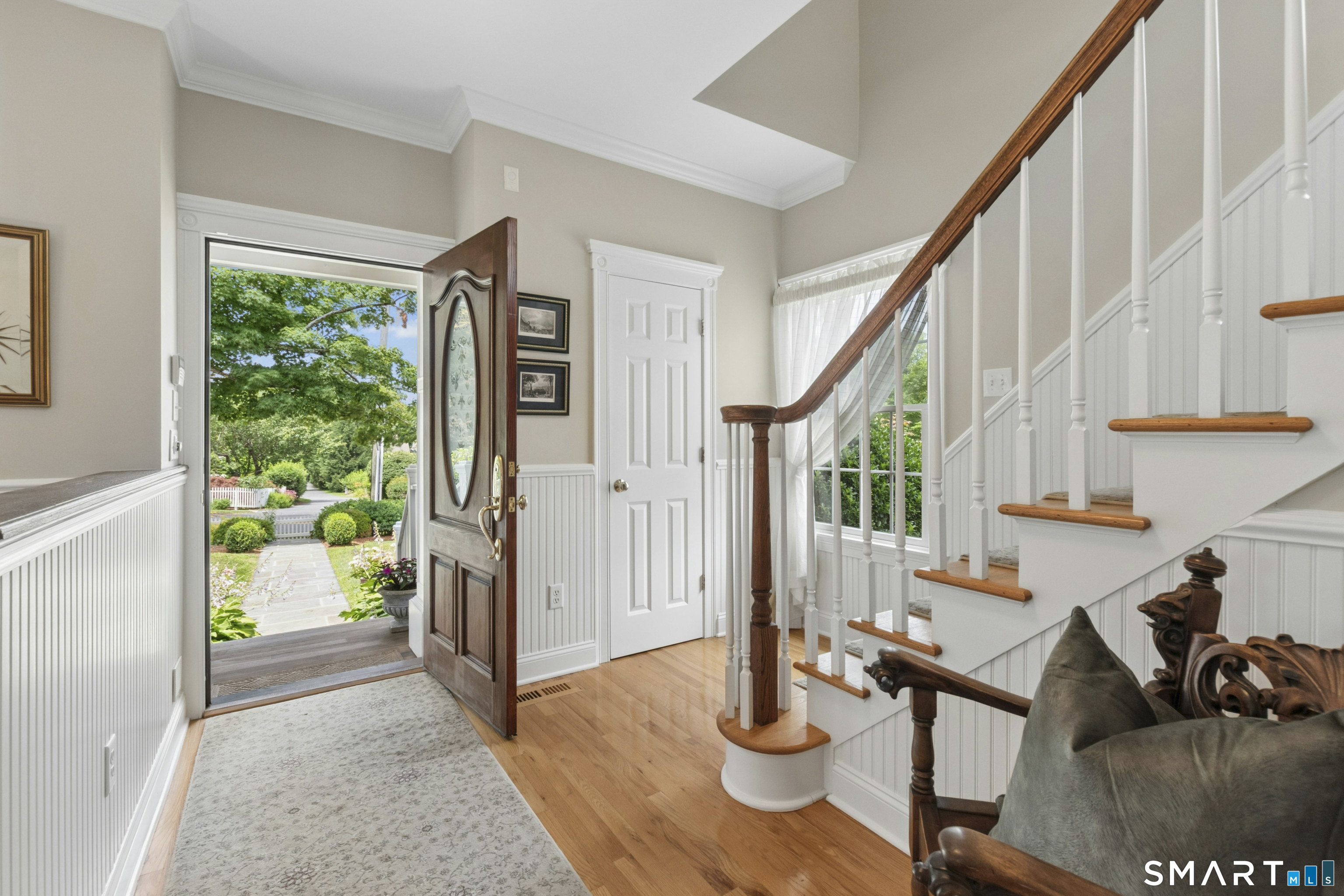 43 Catoonah Street Ridgefield, CT 06877 - Photo 4 of 40