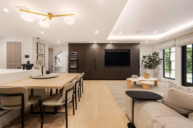 $6,700,000 | 4860 Hammock Lakes Drive, Coral Gables, FL 33156