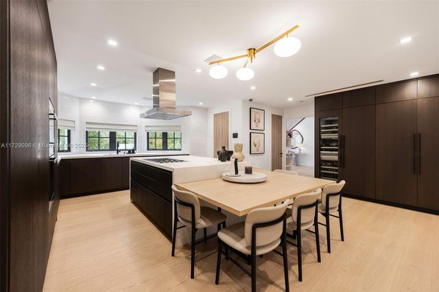 $6,700,000 | 4860 Hammock Lakes Drive, Coral Gables, FL 33156