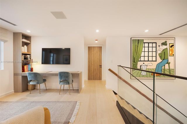 $6,700,000 | 4860 Hammock Lakes Drive, Coral Gables, FL 33156