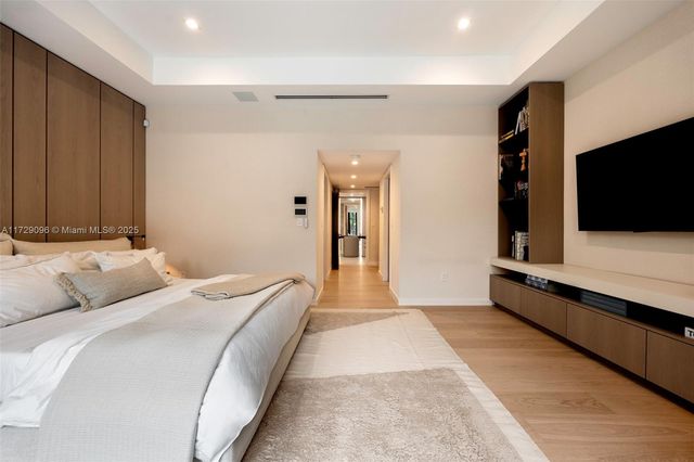 $6,700,000 | 4860 Hammock Lakes Drive, Coral Gables, FL 33156