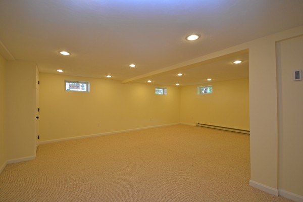 42 Samoset Road Woburn, MA 01801 - Photo 12 of 16